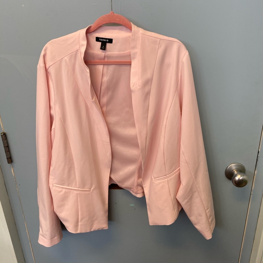 NWOT torrid pink crop blazer